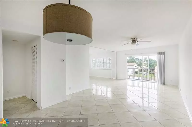 2841 NE 33rd Ct  #301, Fort Lauderdale, FL 33306