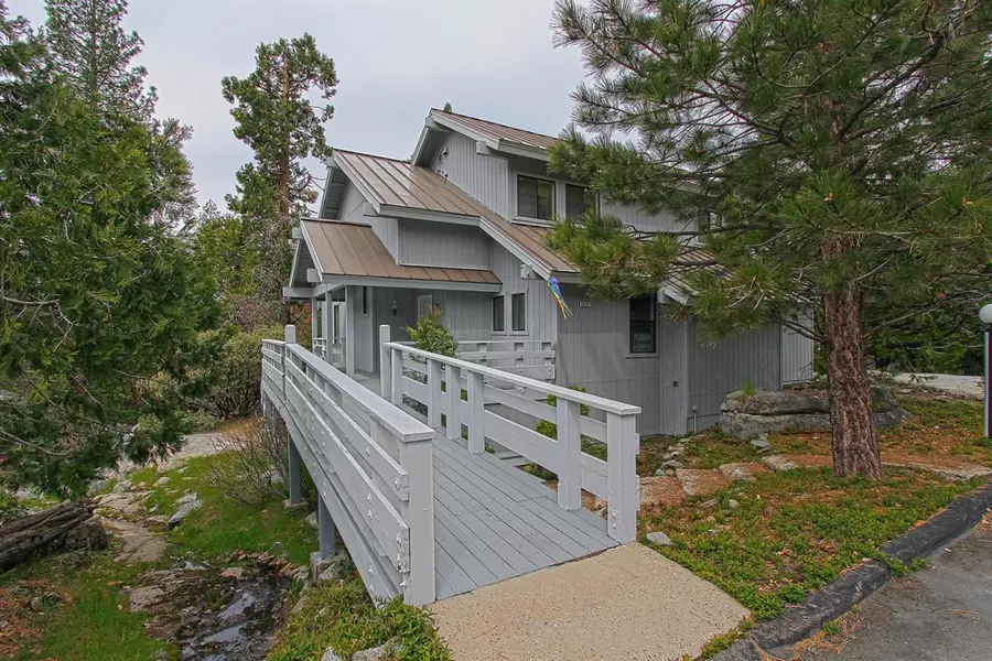 40762 Village Pass Lane, Shaver Lake, CA 93664