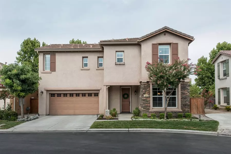 1874 N Larose Lane, Clovis, CA 93619