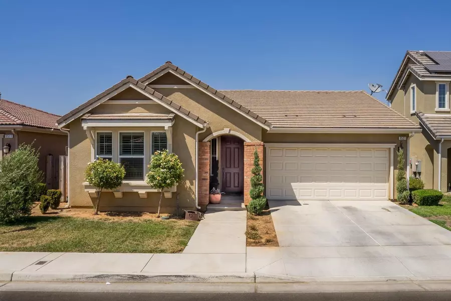 3521 E Buckingham Avenue, Clovis, CA 93619