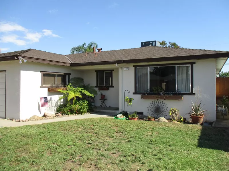 122 W San Gabriel Avenue, Clovis, CA 93612