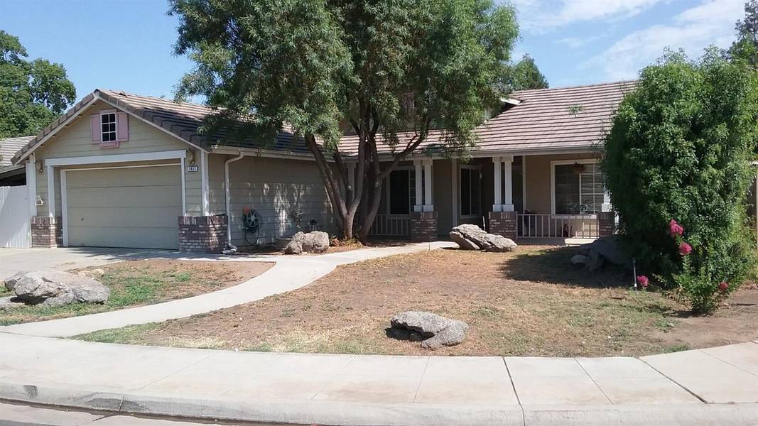 2853 Mitchell Avenue, Clovis, CA 93611