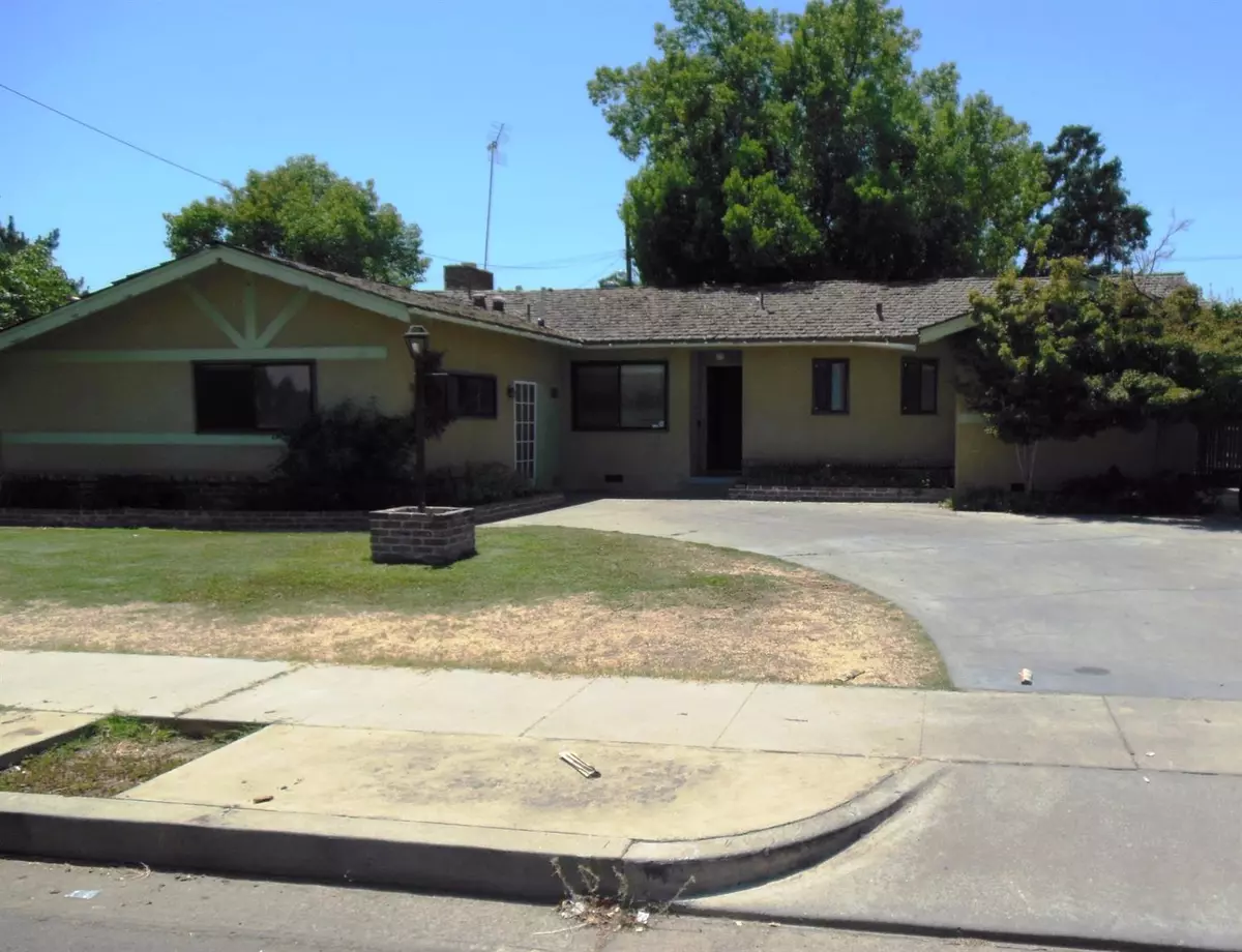 Dinuba, CA 93618,605 N Eaton Avenue