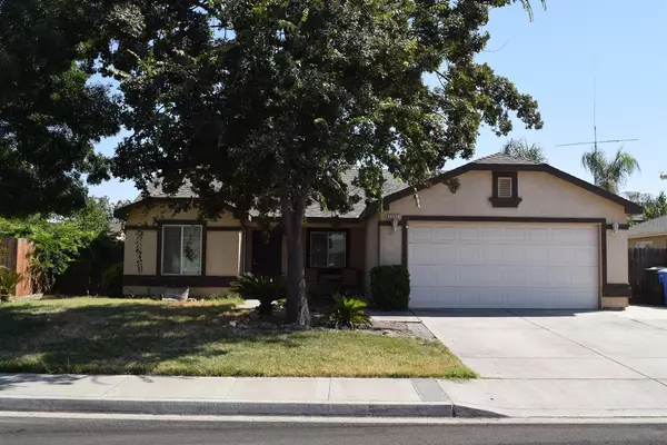 1187 E Donnybrook Place, Hanford, CA 93230