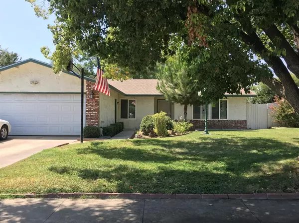 831 9th Street, Kingsburg, CA 93631