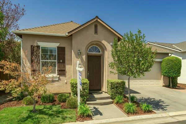 1872 N Mont Blanc Lane, Clovis, CA 93619