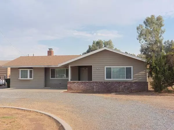 11884 E Shields Avenue, Sanger, CA 93657