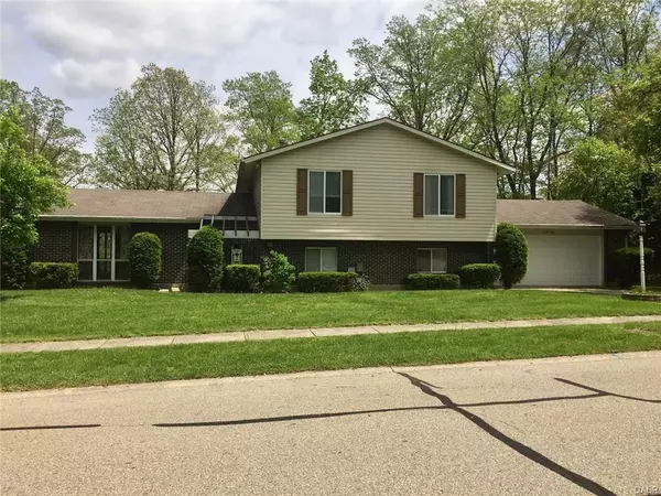 1848 Robinhood, Fairborn, OH 45324