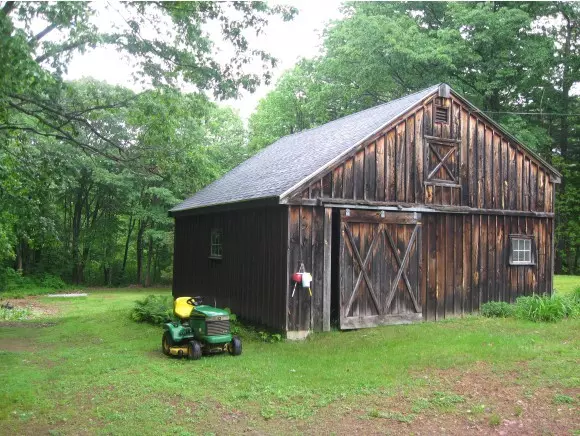 Brentwood, NH 03833,415 Route 125 Highway