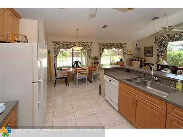 Tamarac, FL 33321,7055 GOLF POINTE CIR