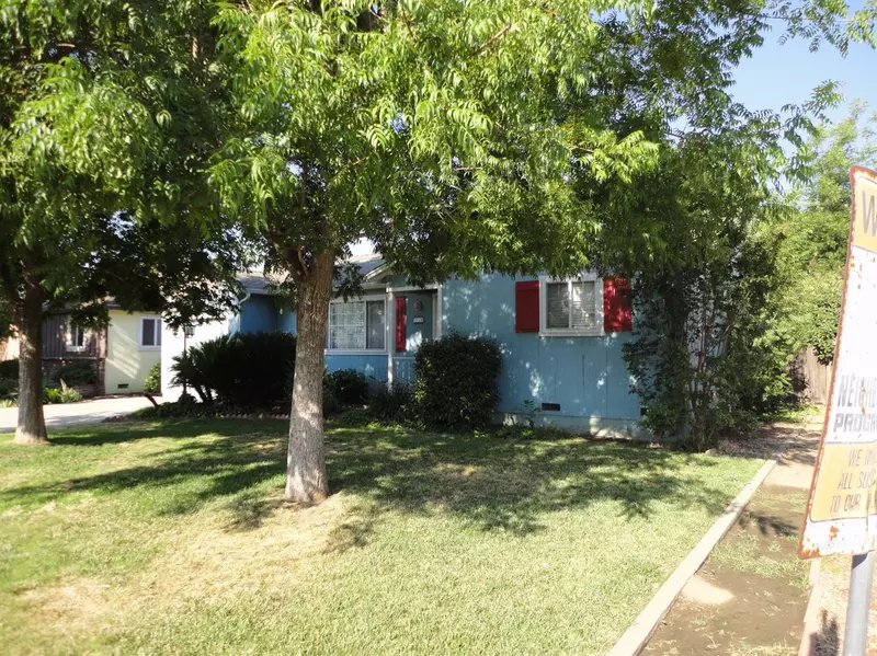 1633 S Bardo Street, Visalia, CA 93277