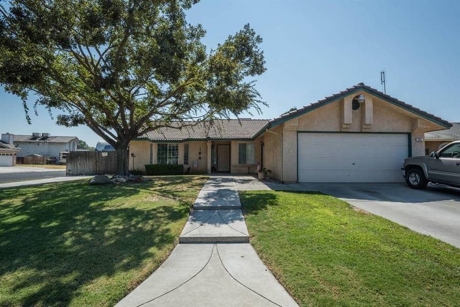 701 Acacia Street, Hanford, CA 93230