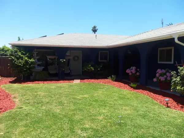 208 De Santi Avenue, Madera, CA 93637