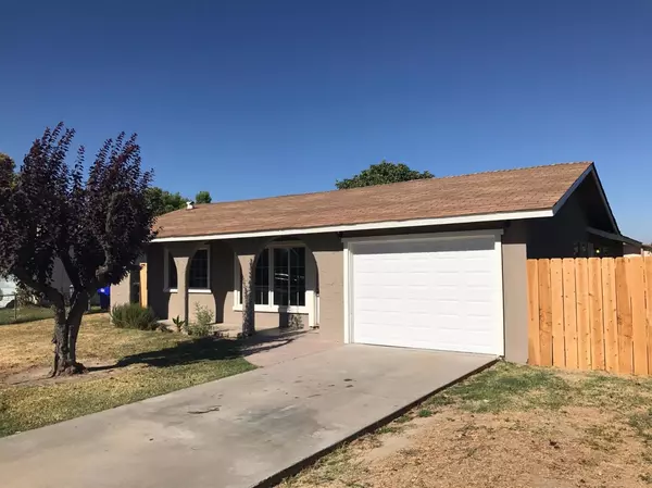 340 Bigger Street, Parlier, CA 93648