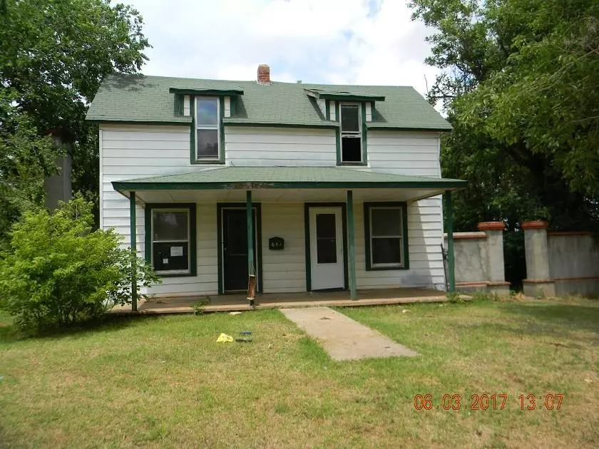 Cordell, OK 73632,601 E South