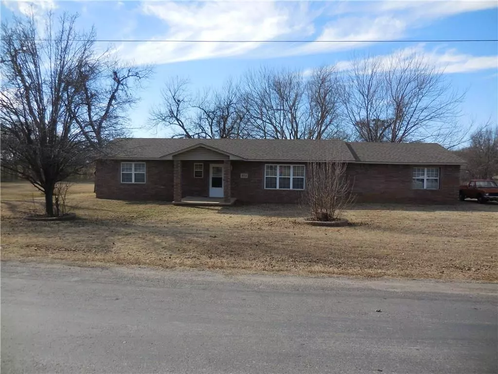 Wynnewood, OK 73098,802 S Clayton