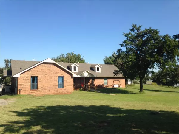 833 County Street 2780, Minco, OK 73059