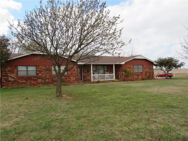 14500 N County Road 3060, Lindsay, OK 73052