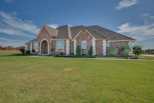 4716 Hollycrest Lane, Edmond, OK 73025