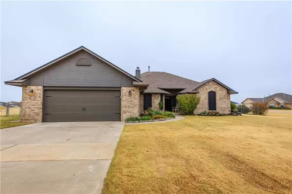 2488 Wagon Train Circle, Piedmont, OK 73078