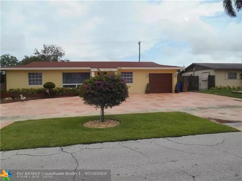 720 SW 14th St, Deerfield Beach, FL 33441