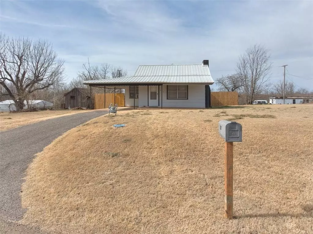 Wellston, OK 74881,403 Fir Street