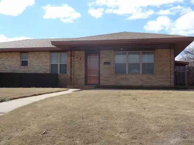 Cordell, OK 73632,1404 N Market