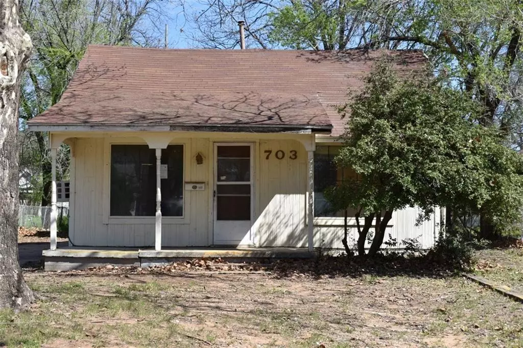 Duncan, OK 73533,703 W Hackberry