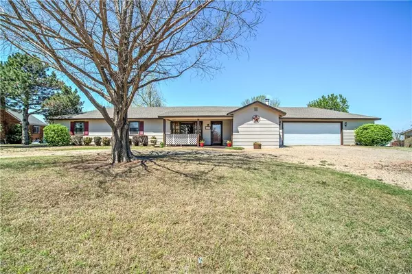 613 NW 3rd Street, Minco, OK 73059