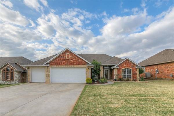 323 E Raleigh Terrace, Mustang, OK 73064