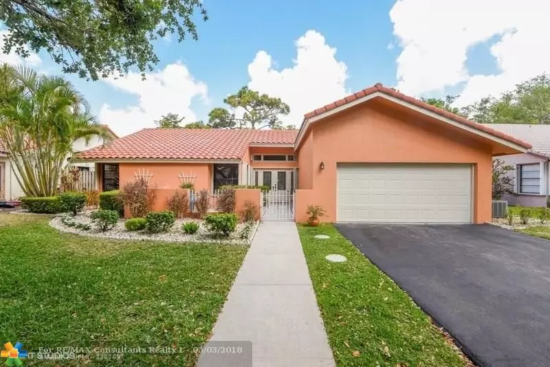 8897 Escondido Way, Boca Raton, FL 33433