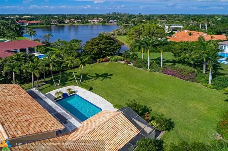 8235 Twin Lake Dr, Boca Raton, FL 33496