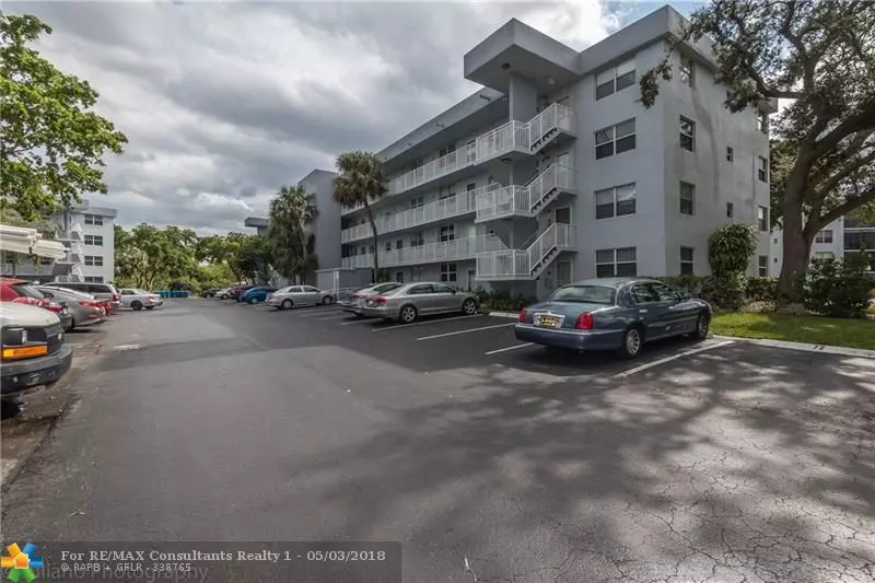 103 Royal Park Dr  #2g, Oakland Park, FL 33309