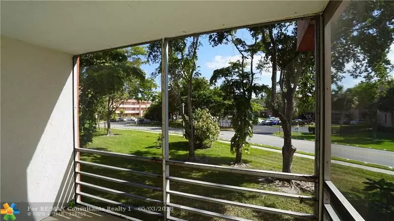 9151 Lime Bay Blvd  #206, Tamarac, FL 33321