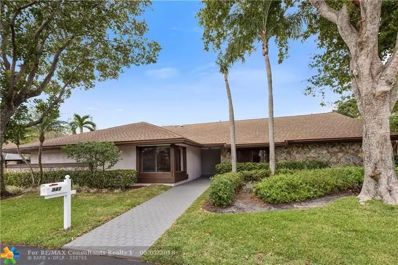 941 Bayberry Point Dr, Plantation, FL 33324