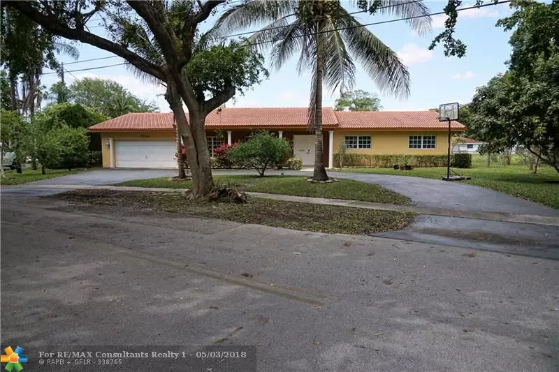 7561 NW 9th St, Plantation, FL 33317