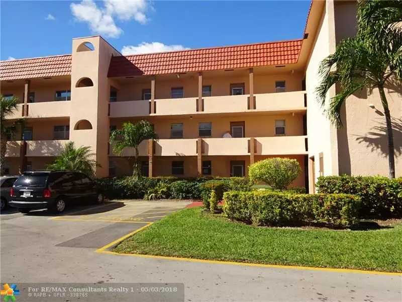 Sunrise, FL 33322,2701 Sunrise Lakes Dr  #106