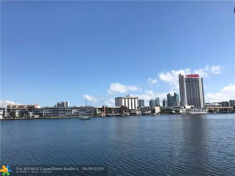 Hallandale, FL 33009,400 Golden Isles Dr  #39