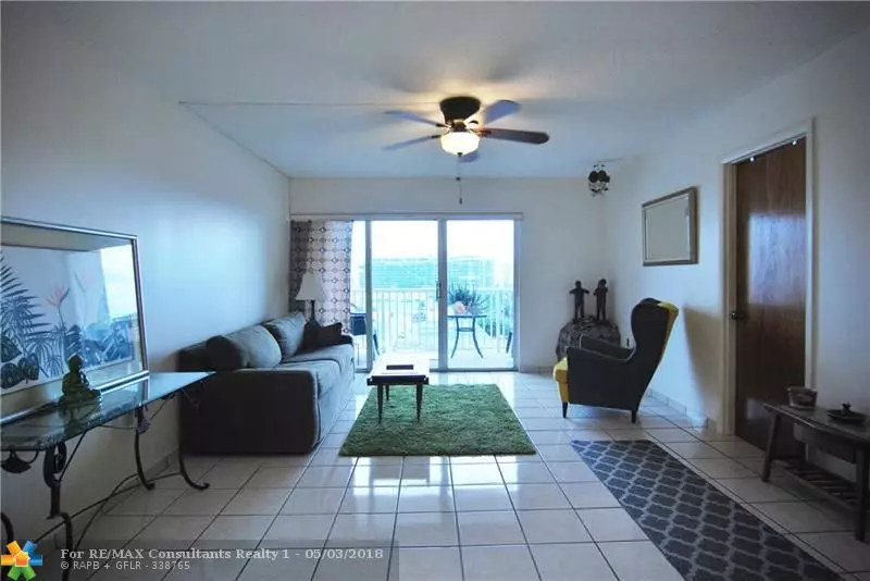 Miami Beach, FL 33141,6855 Abbott Ave  #604