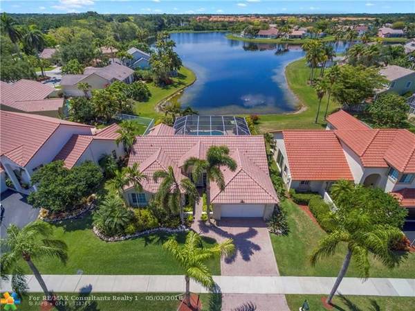 1048 Laguna Springs Dr, Weston, FL 33326