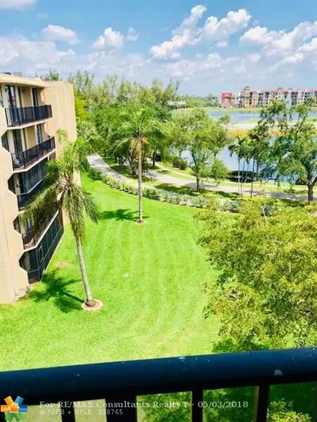 Pompano Beach, FL 33064,3450 Blue Lake Dr  #503 D