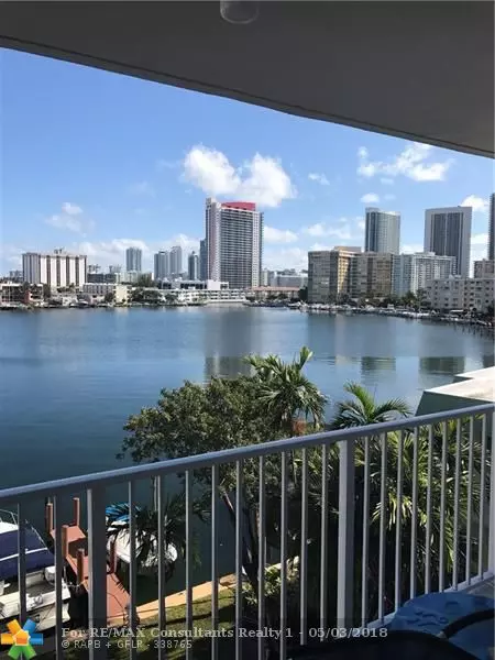 Hallandale, FL 33009,400 Golden Isles Dr  #39