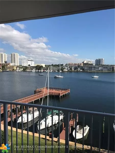 Hallandale, FL 33009,400 Golden Isles Dr  #39