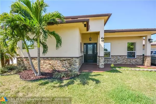 300 W Chaminade Dr, Hollywood, FL 33021