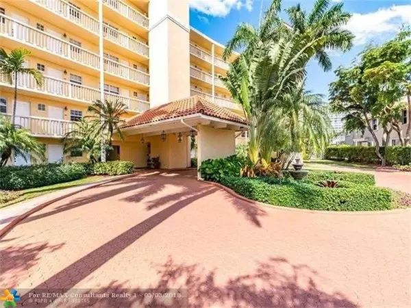 Pompano Beach, FL 33062,140 NE 28th Ave  #208