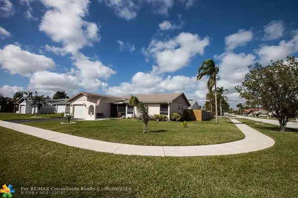 3811 NW 1st Pl, Deerfield Beach, FL 33442