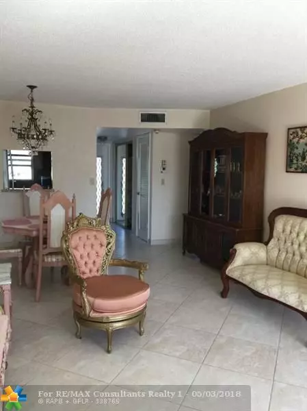 Sunrise, FL 33322,8861 Sunrise Lakes Blvd  #209