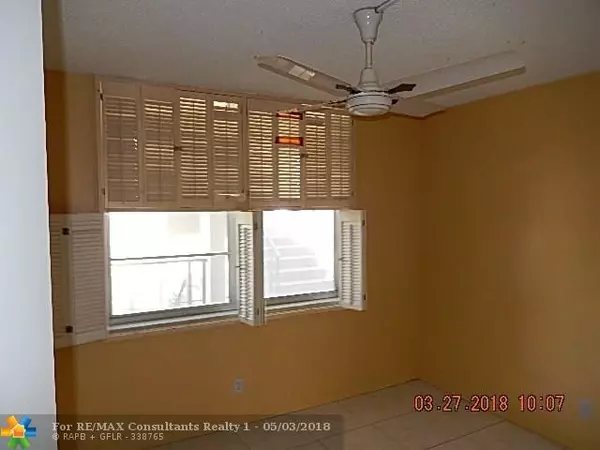 Lauderdale Lakes, FL 33313,4898 NW 29th ct  #306