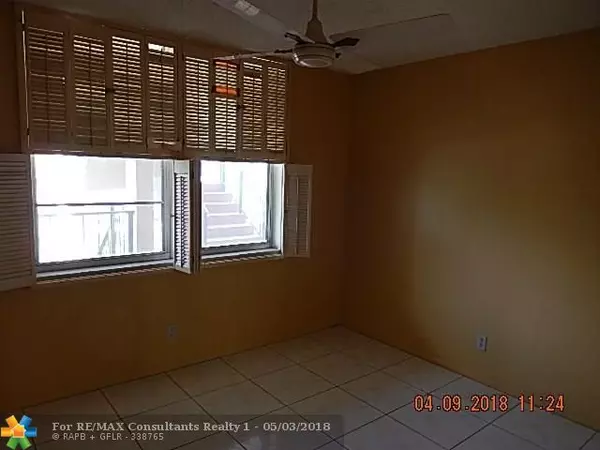 Lauderdale Lakes, FL 33313,4898 NW 29th ct  #306