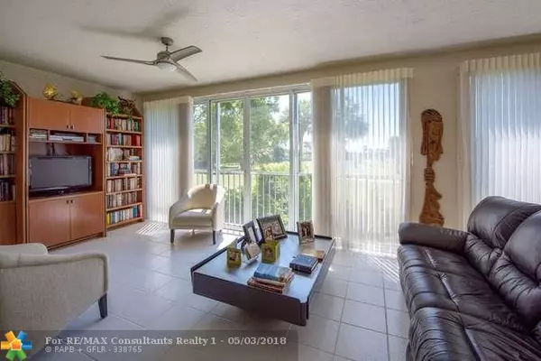 Pompano Beach, FL 33069,4116 W Palm Aire Dr  #162A